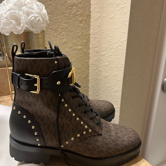 - Michael kors boot Kincaid Lace up boots -Brown size 7 - Picture 1 of 7